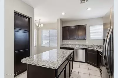1947 N 77th Glen, Phoenix, AZ 85035 - Photo 5