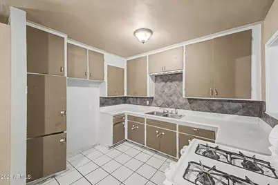 6435 S 5th Avenue, Phoenix, AZ 85041 - Photo 9