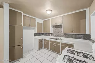 6435 S 5th Ave, Phoenix, AZ 85041 - Photo 9