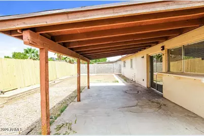7556 W Turney Avenue, Phoenix, AZ 85033 - Photo 7