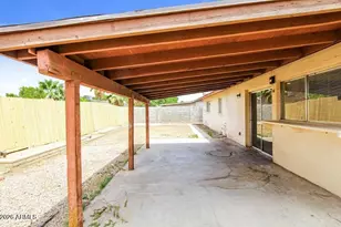 7556 W Turney Ave, Phoenix, AZ 85033 - Photo 7