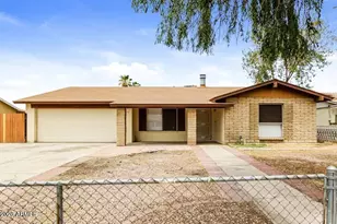 7556 W Turney Ave, Phoenix, AZ 85033 - Photo 1