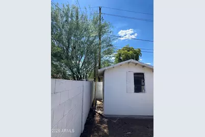 3026 N 40th Drive, Phoenix, AZ 85019 - Photo 11