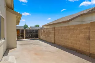 8434 W Dreyfus Dr, Peoria, AZ 85381 - Photo 35