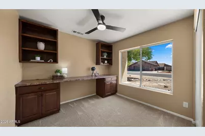 8434 W Dreyfus Drive, Peoria, AZ 85381 - Photo 5