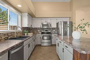 8434 W Dreyfus Dr, Peoria, AZ 85381 - Photo 15
