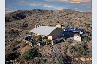 5975 W Aurora Hills Road, Morristown, AZ 85342 - Photo 1