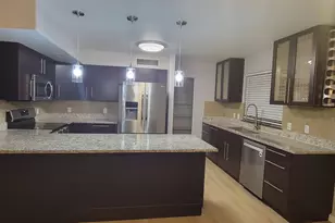 6834 S 40th Ln, Phoenix, AZ 85041 - Photo 9