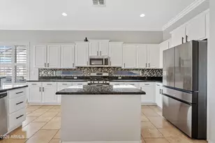 4064 E Clubview Dr, Gilbert, AZ 85298 - Photo 9