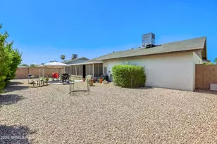 10505 W Echo Ln, Peoria, AZ 85345 - Photo 13