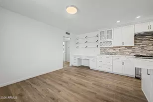 10002 W Desert Hills Dr, Sun City, AZ 85351 - Photo 7