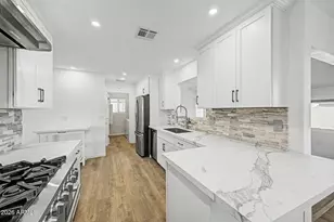 10002 W Desert Hills Dr, Sun City, AZ 85351 - Photo 5