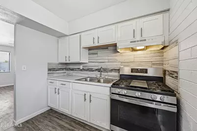 1744 W Glendale Avenue #11, Phoenix, AZ 85021 - Photo 5