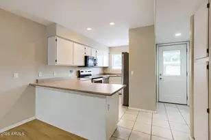 860 N McQueen Rd, Chandler, AZ 85225 - Photo 5