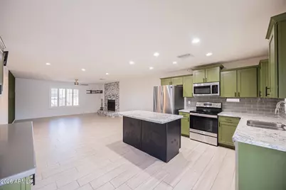 17601 N 18th Drive, Phoenix, AZ 85023 - Photo 9