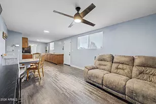 6030 S 19th Pl, Phoenix, AZ 85042 - Photo 9