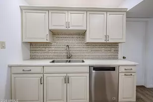 8333 E Orange Blossom Ln, Scottsdale, AZ 85250 - Photo 5