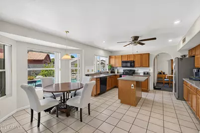 8764 W Columbine Drive, Peoria, AZ 85381 - Photo 11