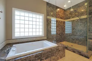 1044 W Indian Hills Pl, Phoenix, AZ 85023 - Photo 11