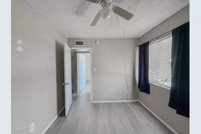 5172 W Olive Avenue, Glendale, AZ 85302 - Photo 13