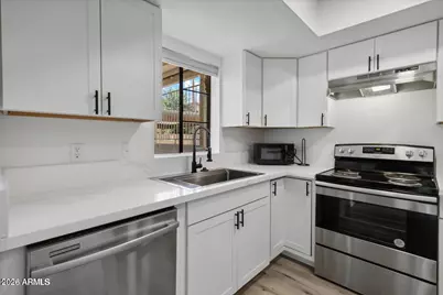 15801 N 29th Street #5, Phoenix, AZ 85032 - Photo 3