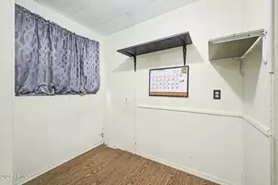 8601 N 71st Ave, Glendale, AZ 85301 - Photo 9