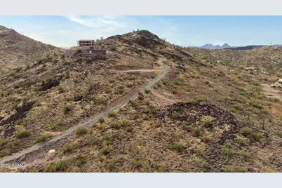 3217 W Blue Eagle Lane #-, Phoenix, AZ 85086 - Photo 11