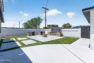 1142 E El Camino Dr, Phoenix, AZ 85020 - Photo 17
