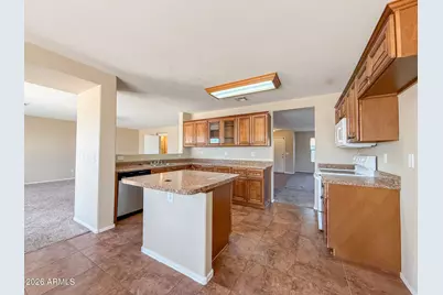 583 W Racine Loop, Casa Grande, AZ 85122 - Photo 7