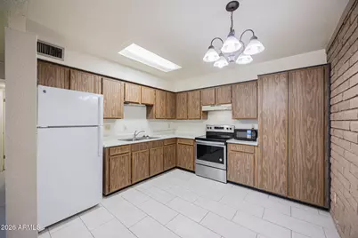 2219 W Morten Avenue #Apt 3, Phoenix, AZ 85021 - Photo 9