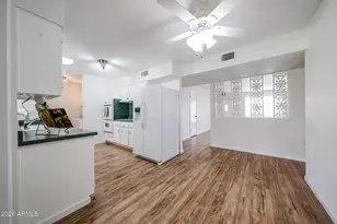 10641 W Saratoga Cir, Sun City, AZ 85351 - Photo 15