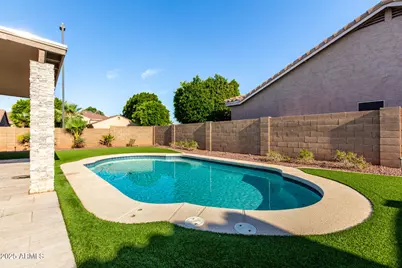 359 E Horseshoe Avenue, Gilbert, AZ 85296 - Photo 31