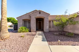 359 E Horseshoe Ave, Gilbert, AZ 85296 - Photo 7