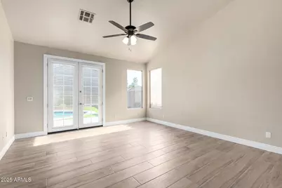359 E Horseshoe Avenue, Gilbert, AZ 85296 - Photo 17