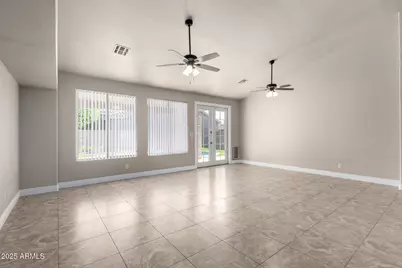 359 E Horseshoe Avenue, Gilbert, AZ 85296 - Photo 9