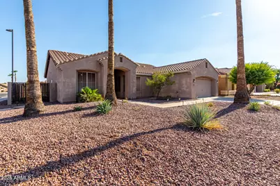 359 E Horseshoe Avenue, Gilbert, AZ 85296 - Photo 5