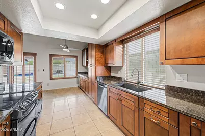 2208 E Hearn Road, Phoenix, AZ 85022 - Photo 11