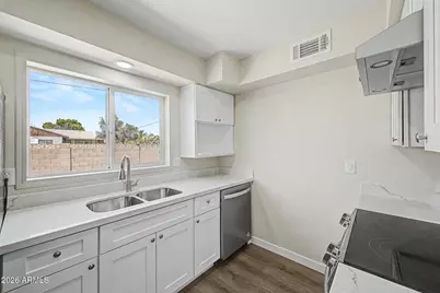5602 W Virginia Avenue, Phoenix, AZ 85035 - Photo 13