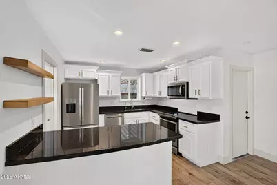 705 N Oracle Circle, Mesa, AZ 85203 - Photo 3
