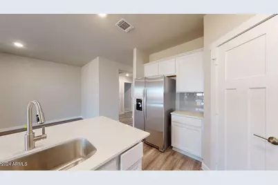 2824 W Sable Avenue, Apache Junction, AZ 85120 - Photo 7