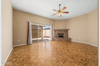 10433 W Hutton Drive, Sun City, AZ 85351 - Photo 13