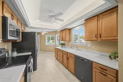 10433 W Hutton Drive, Sun City, AZ 85351 - Photo 5