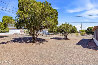 11042 W Canterbury Drive, Sun City, AZ 85351 - Photo 37