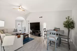 1301 W Kerry Ln, Phoenix, AZ 85027 - Photo 13