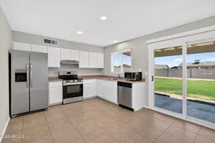 5709 S Roberts Rd, Tempe, AZ 85283 - Photo 11
