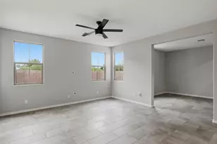 1942 S Sycamore Pl, Chandler, AZ 85286 - Photo 5