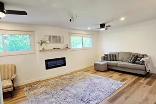 4201 W Waltann Ln, Phoenix, AZ 85053 - Photo 7