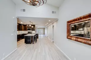 3157 E Hazelwood St, Phoenix, AZ 85016 - Photo 3