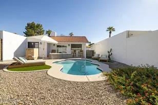 3037 E Clarendon Ave, Phoenix, AZ 85016 - Photo 1