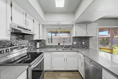 2233 W Sequoia Drive, Phoenix, AZ 85027 - Photo 13